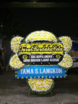 Papan Bunga Duka di Kamal