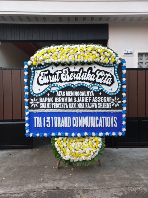 Papan Bunga Duka di Kamal